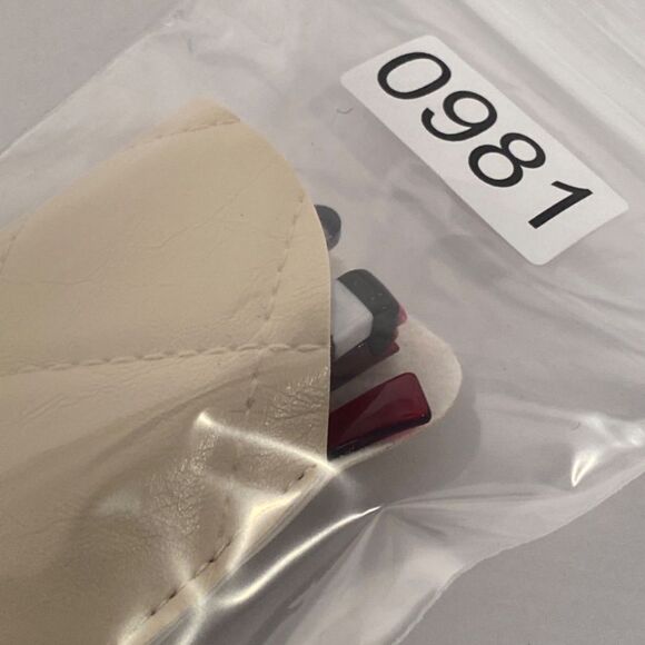 0981 Makeup Cosmetic 2.00 Flip Magnifying Glasses For Precision Application N… - Picture 5 of 10